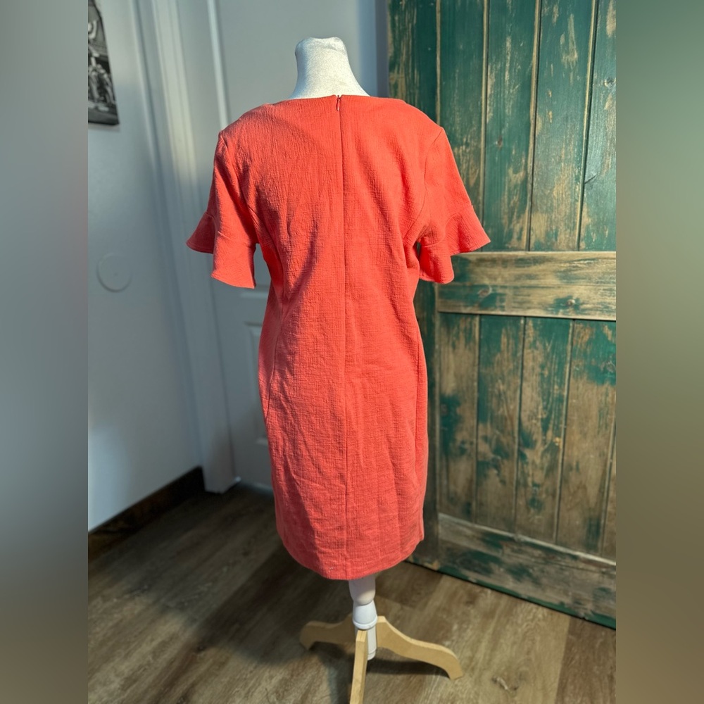 Tahari Dress Women size 6 sheath coral
Flutter bell Sleeve Stretch Back
Zip - Picture 8 of 13